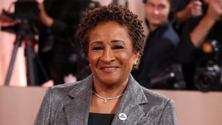 Image for Wanda Sykes Turned Down Kevin Hart’s Netflix Roast and Says ‘Thank God’: It’s ‘Lazy Writing’ With ‘Recycled Sexist, Racist, Gay Jokes’