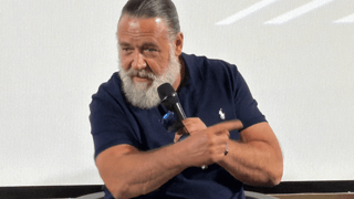 Image for Russell Crowe Recalls ‘Sticking to His Guns’ About No Sex Scenes in ‘Gladiator,’ ‘Failed’ Sequel, ‘Fantastic’ ‘Highlander’ Reboot