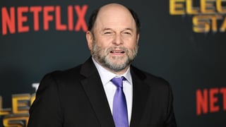 Image for ‘Seinfeld’ Star Jason Alexander Apologizes to Courtney Stodden for Filming ‘Inappropriate’ Sketch When She Was a Minor: ‘I Truly Regret It’