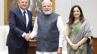Image for Ted Sarandos Meets Prime Minister Narendra Modi, Unveils Netflix India Storytelling Initiative